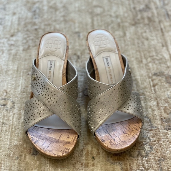 NWOB Dana Buchman Criss Cross Cork Slide Wedges, Muted Gold, Size 6.NWOB - Picture 4 of 14